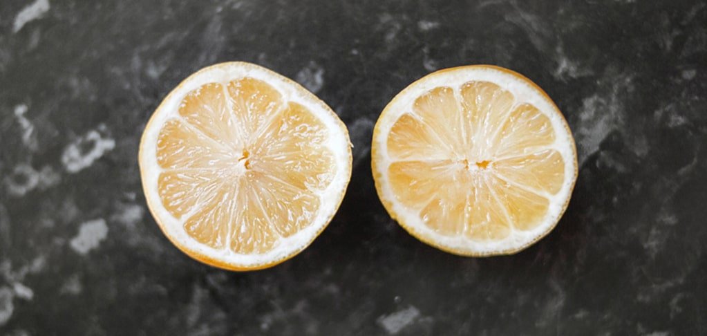Limun isečen na polovine